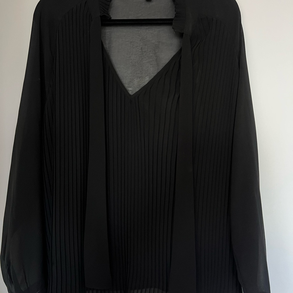 Who What Wear Black Pleated Blouse
